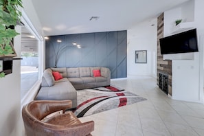 Smart TV, fireplace, foosball, stereo