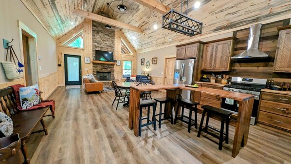 Refrigerador, microondas, horno, placa de cocina