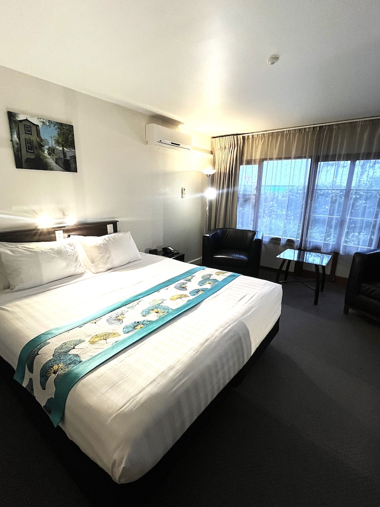 The Angus Hotel 4