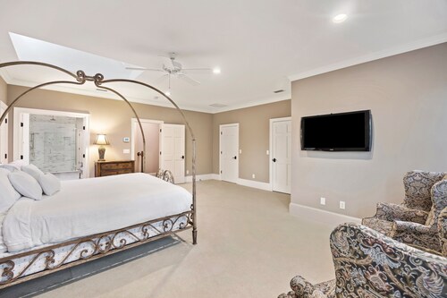 Private Pool, Spacious Kiawah 5 Bed w/ lagoon views, ideal location