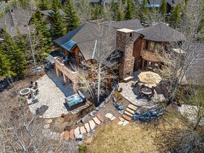 Property grounds - Experience luxury in this 4-bedroom cabin with stunning limited mountain views in Park City. (Park City)