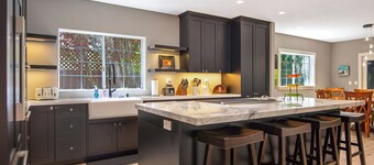 Sonoma Luxury, Enchanting Sonoma Home, Walkable to the Square, Sleeps 10