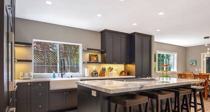 Sonoma Luxury, Enchanting Sonoma Home, Walkable to the Square, Sleeps 10