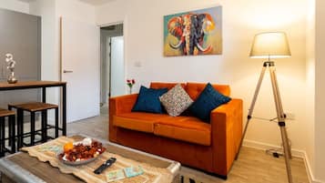 32-inch LED TV with cable channels, Netflix, streaming services