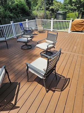 Terrace/patio - Luxurious Amenities at Zoey's House in Heart of Olivette (Olivette)