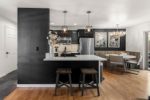 Fridge, microwave, stovetop, dishwasher