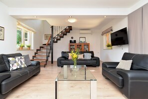 TV - Villa 2327/110984 (Istria - Liznjan), 1000m from the beach (Liznjan)