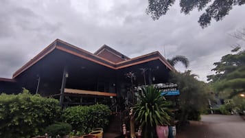 Ngoại thất