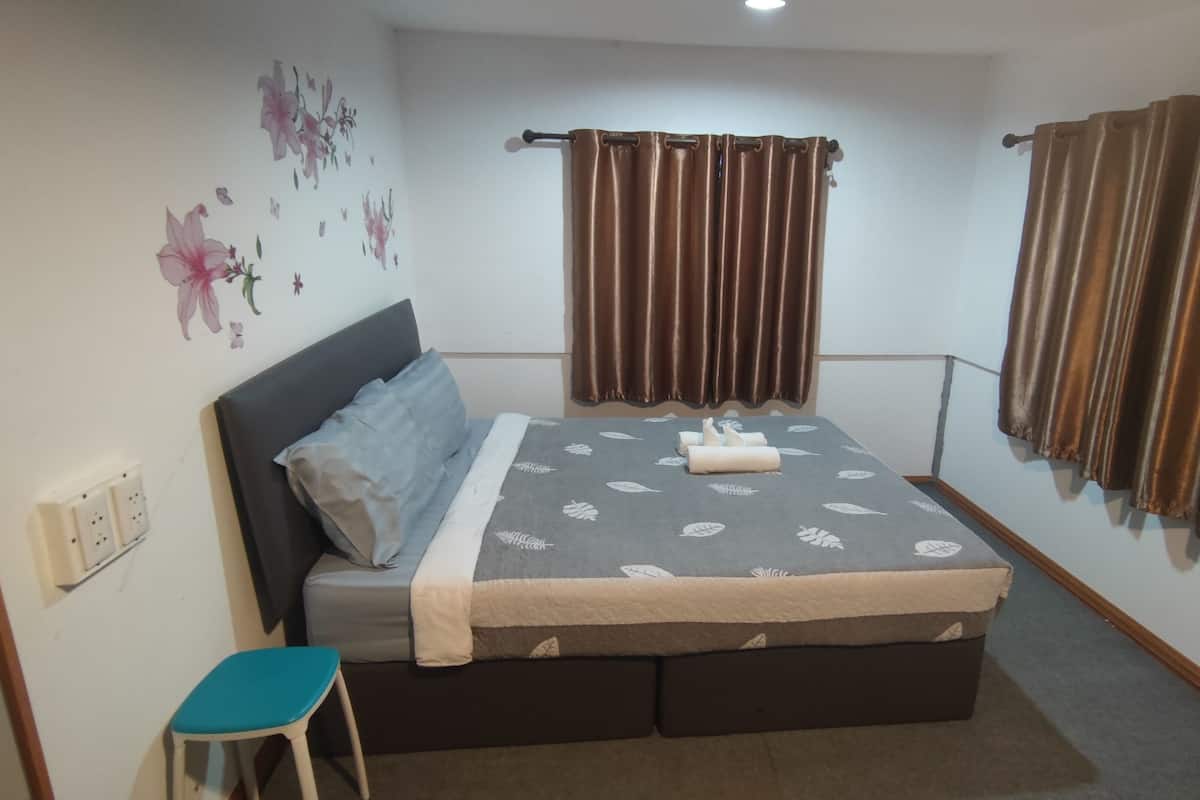 Superior Quadruple Room | Free WiFi, bed sheets