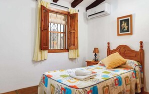 2 slaapkamers, een strijkplank/strijkijzer, gratis wifi, beddengoed