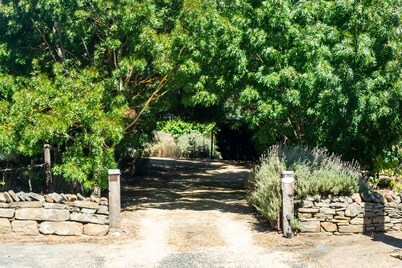 Spa Bath, Entire Home, Off Street Parking