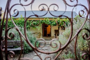 Exterior detail - Spa Bath, Entire Home, Off Street Parking (Eden Valley)