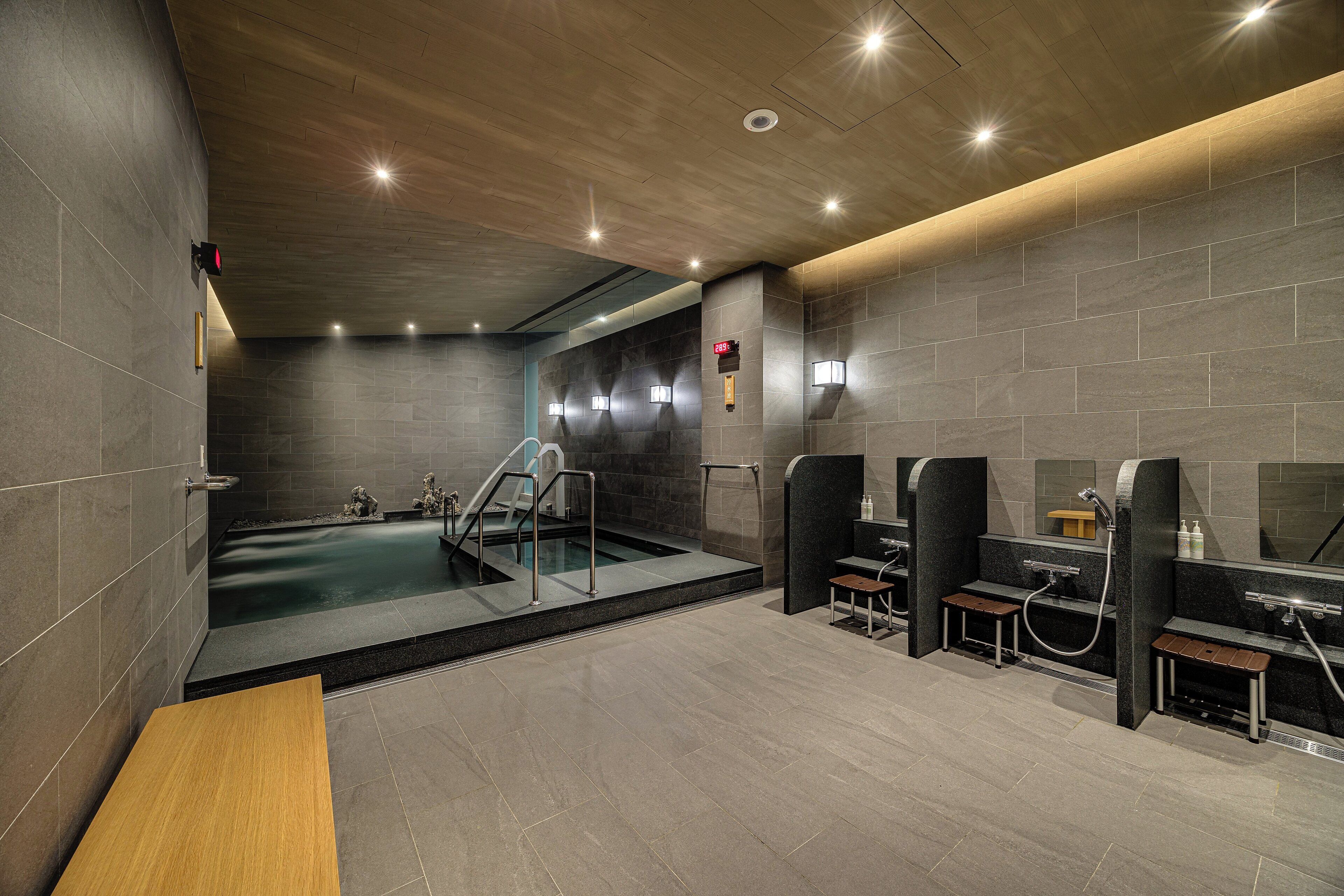 Bañera de hidromasaje interior