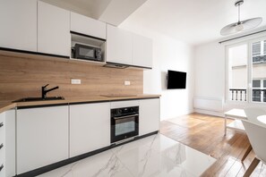 Fridge, microwave, oven, dishwasher