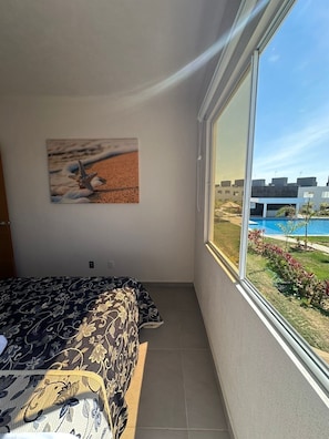 3 bedrooms, iron/ironing board, free WiFi