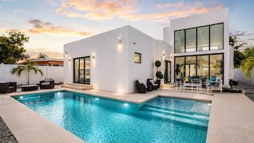 Outdoor pool, a heated pool