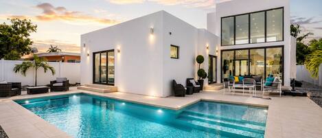 Outdoor pool, a heated pool