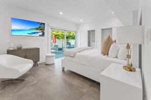 4 Schlafzimmer, Zimmersafe, Schreibtisch, Bügeleisen/Bügelbrett
