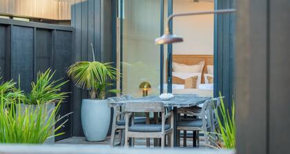 Waiata Beach House - Onetangi Beach