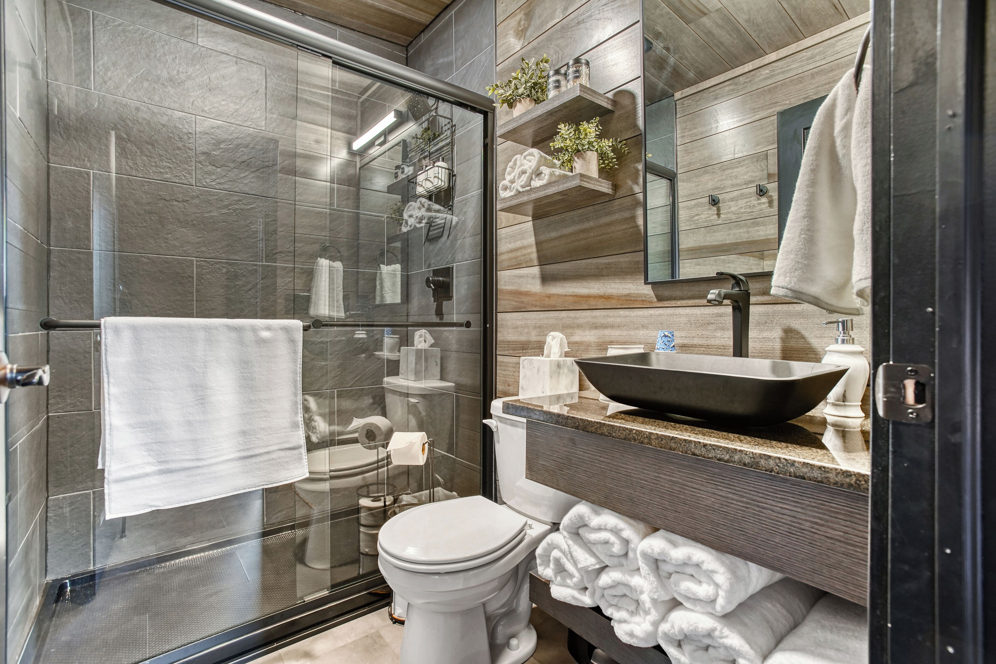 Shower, jetted bath, eco-friendly toiletries, hair dryer