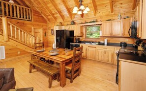 Fridge, microwave, oven, stovetop - Mountain Fun - Cozy cabin with pool table and home theater! (Sevierville)