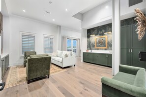 Luxury Suite | Living area