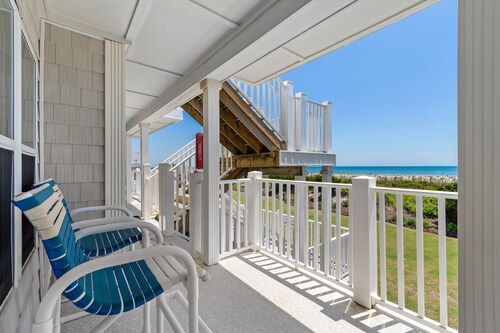 "Waters Edge 435-D" - Oceanfront Condo w/ Community Pool, 2 Bedrooms / 2 Bathrooms