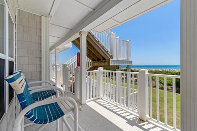 "Waters Edge 435-D" - Oceanfront Condo w/ Community Pool, 2 Bedrooms / 2 Bathrooms