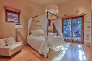 5 slaapkamers, een strijkplank/strijkijzer, wifi, beddengoed