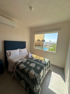 3 makuuhuonetta, silitysrauta/-lauta, ilmainen Wi-Fi