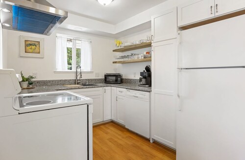 Trinity Escape, Entire home, 3 bedroom, 2 bath near Lodi Lake 