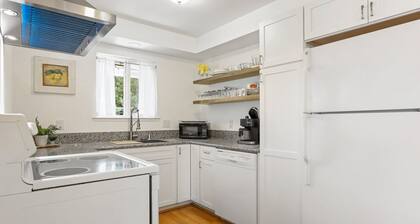 Trinity Escape, Entire home, 3 bedroom, 2 bath near Lodi Lake