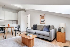 Fernseher, Stereoanlage