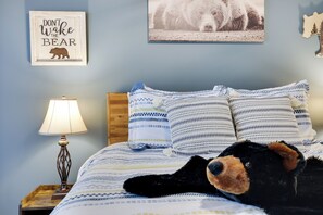 3 bedrooms, desk, free WiFi, bed sheets - New Listing: On the Rocks in the Hideout (Lake Ariel)