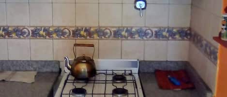 Kühlschrank, Mikrowelle, Ofen, Toaster