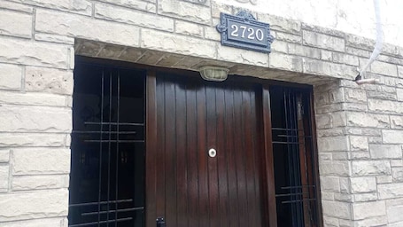 Exterior detail. Residencia Libertad