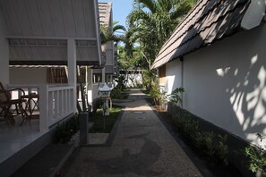 Property grounds - New Balengku Dua Hotel (Gili Air)