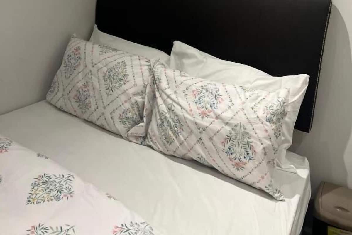 Double Room | Individually furnished, laptop workspace, iron/ironing board