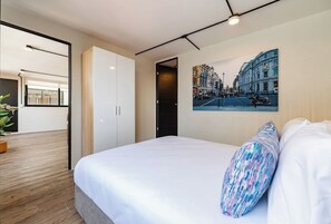 Iron/ironing board, WiFi, bed sheets
