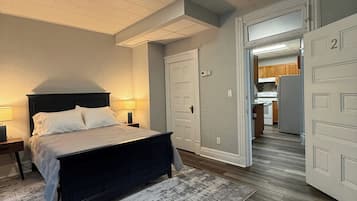 2 bedrooms, iron/ironing board, WiFi