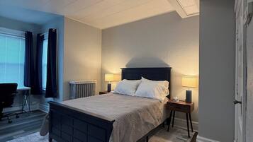 2 bedrooms, iron/ironing board, WiFi