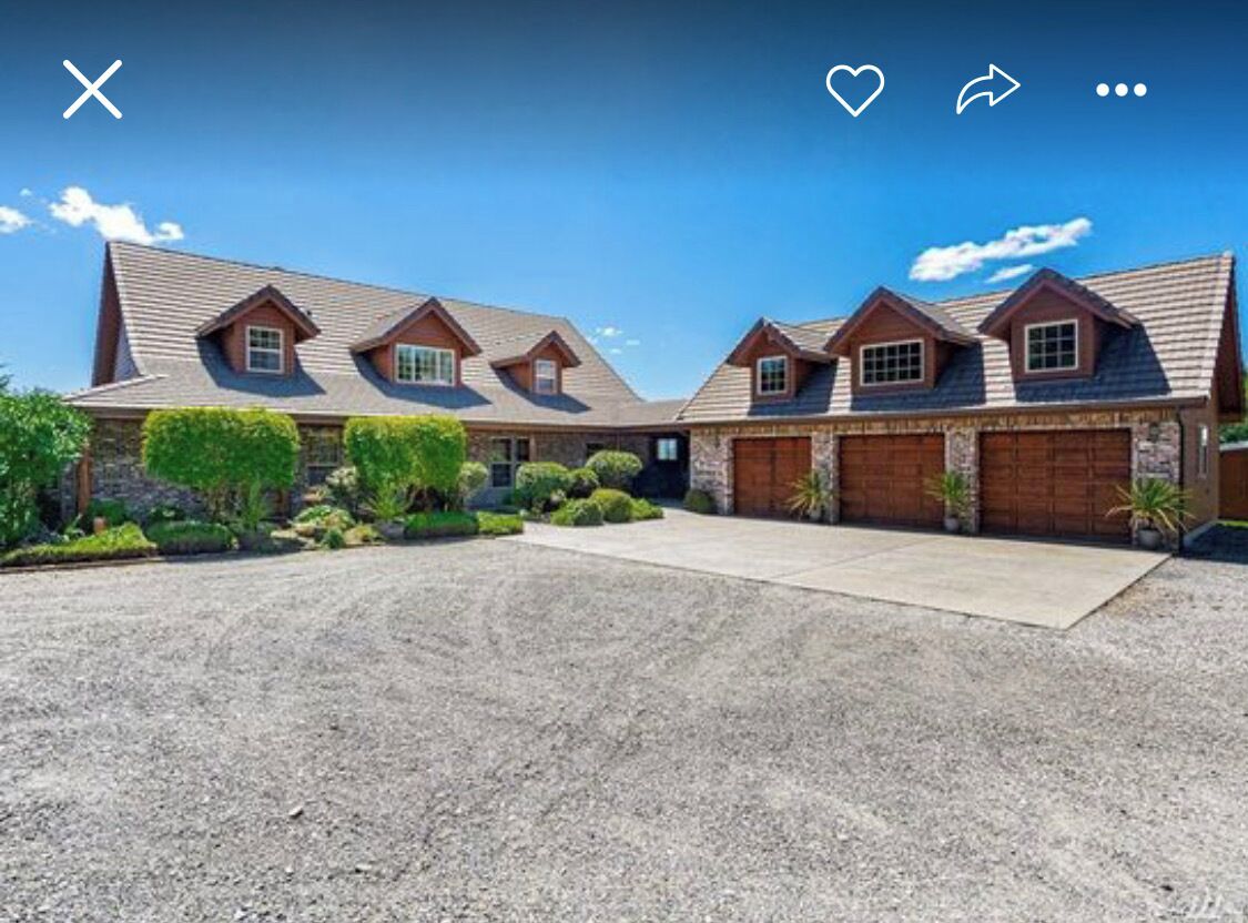 Beautiful lodge home with 50 acres of hiking trails! 