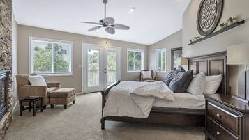 2 bedrooms, desk, free WiFi, bed sheets