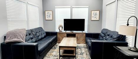 Een smart-tv en een kantoor