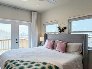 3 室のベッドルーム、アイロン / アイロン台、旅行用ベビーベッド、WiFi (無料)