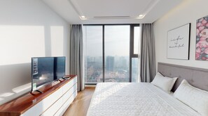 Luxury Apartment, 2 Bedrooms, Kitchen | 1 bedroom, in-room safe, blackout drapes, soundproofing