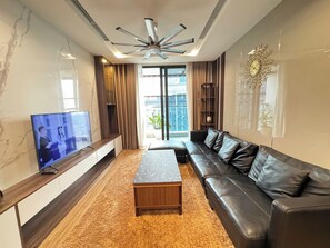 Living area - Royal Condotel in Vinhomes Metropolis (Hanoi)