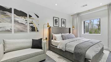 2 makuuhuonetta, silitysrauta/-lauta, Wi-Fi, vuodevaatteet