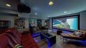 Smart TV - Art of Tremont : Theatre Room : Location! (Cleveland)