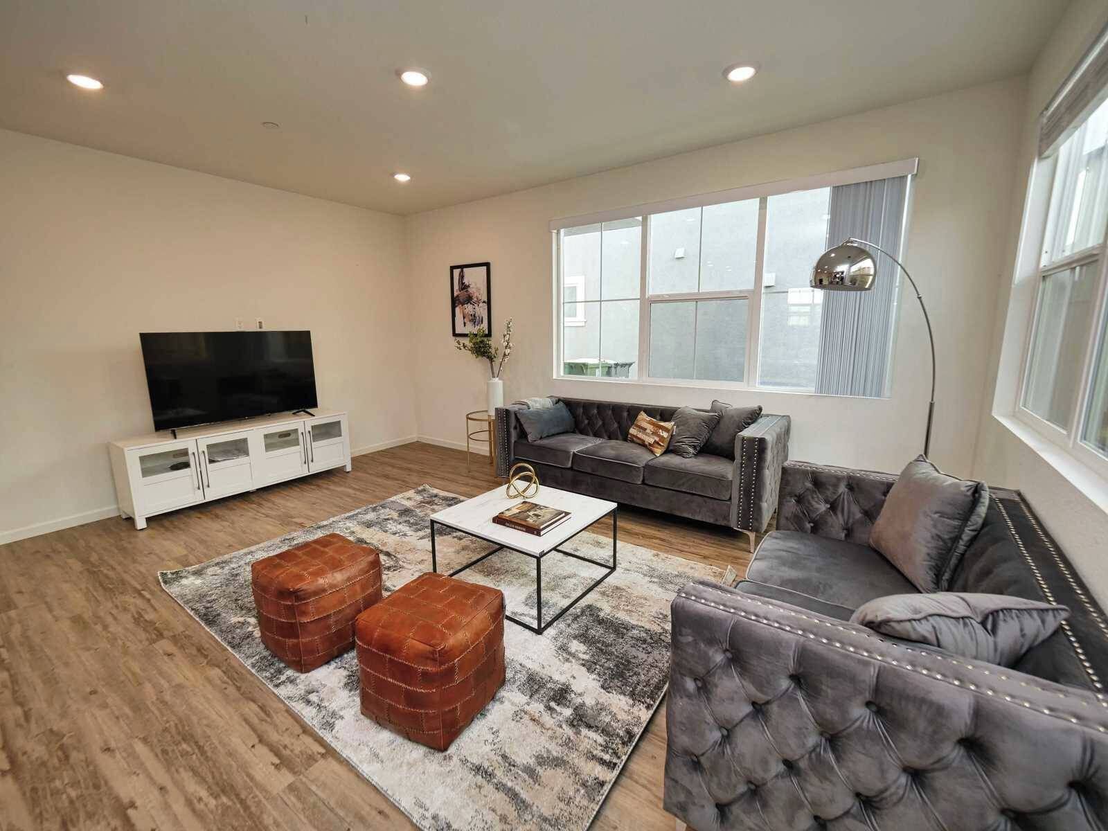 Gated Community｜Dedicate Workspace｜Instant Tour｜Backyard For Dogs #41616